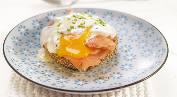 Receta de huevos benedictine con salmón